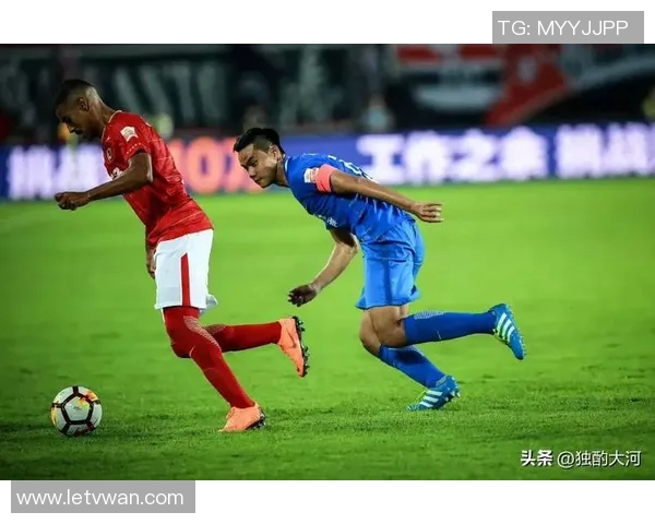 广州足球队状态引发热议球迷观点分歧与未来展望