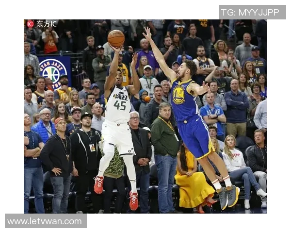 雷霆与爵士激战正酣直播风云全景解析与精彩瞬间回顾